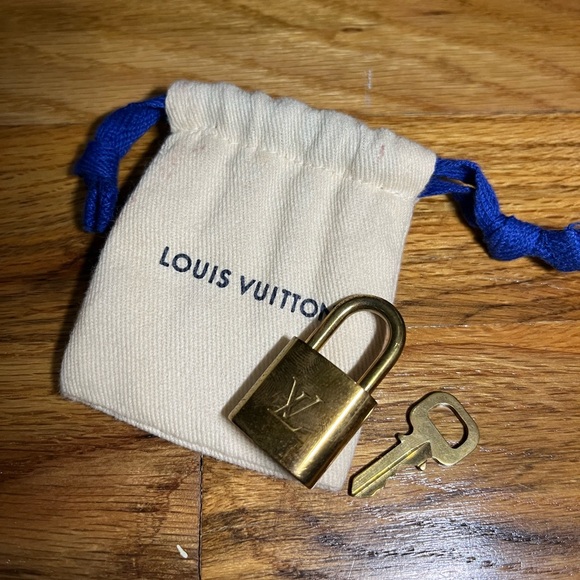 Louis Vuitton Keepall Bandoulière 50 - Picture 12 of 12